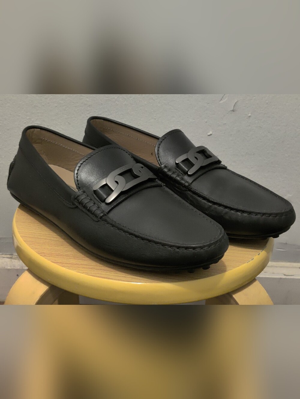 Tod's Men's Size 7.5 (Tod's Size 6) City Chain Black Leather Gommino Loafers